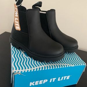 Kensington trek lite Chelsea boot